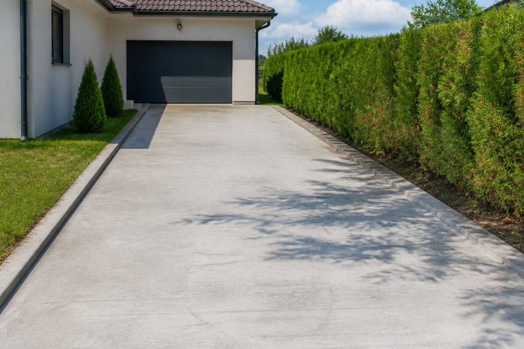 Allée carrossable en béton : prix, étapes de réalisation et conseils de construction